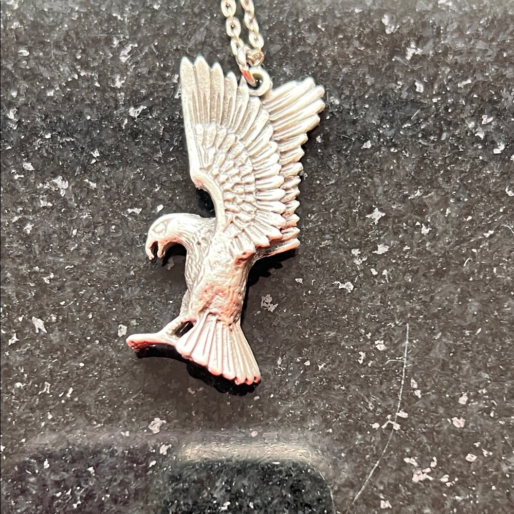 Silver color Eagle Bird Pendant Necklace -